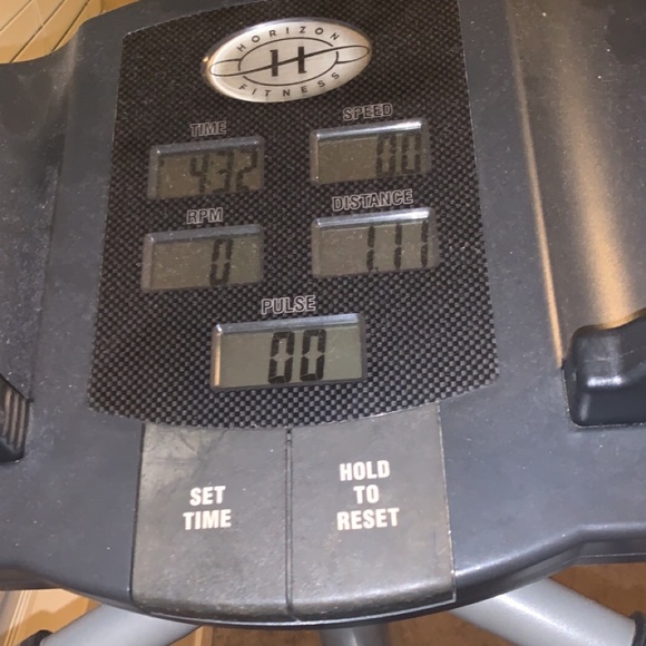 A horizon e70 elliptical - Picture 3 of 9